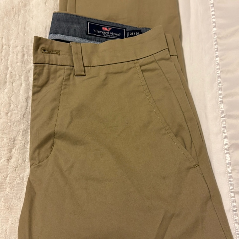 Men’s Vineyard Vines khaki pants 28x30
